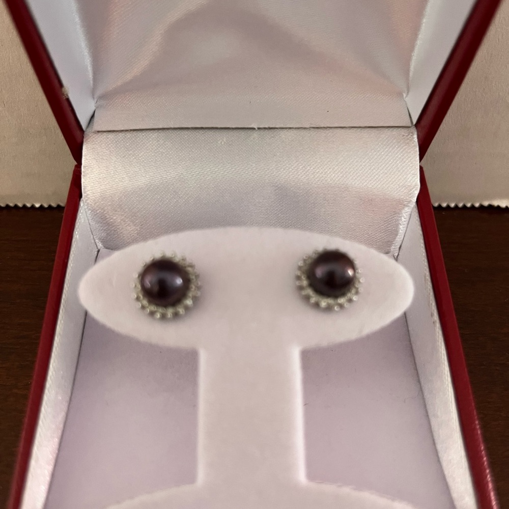 14KT Black Cultured Pearl with diamonds